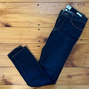 FRAME Womens Jeans. Size 29. Skinny leg. Dark denim.